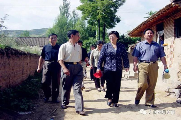 ef9da4aadbb04411909dec23d108558f.jpg 27_副本.jpg